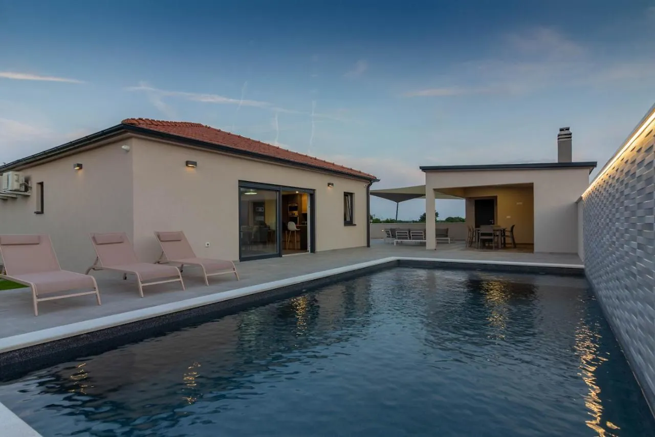 Amazing Villa Ani With Pool & Whirpool Near The Beach - Wiibuk Pula 0*,  Croatia