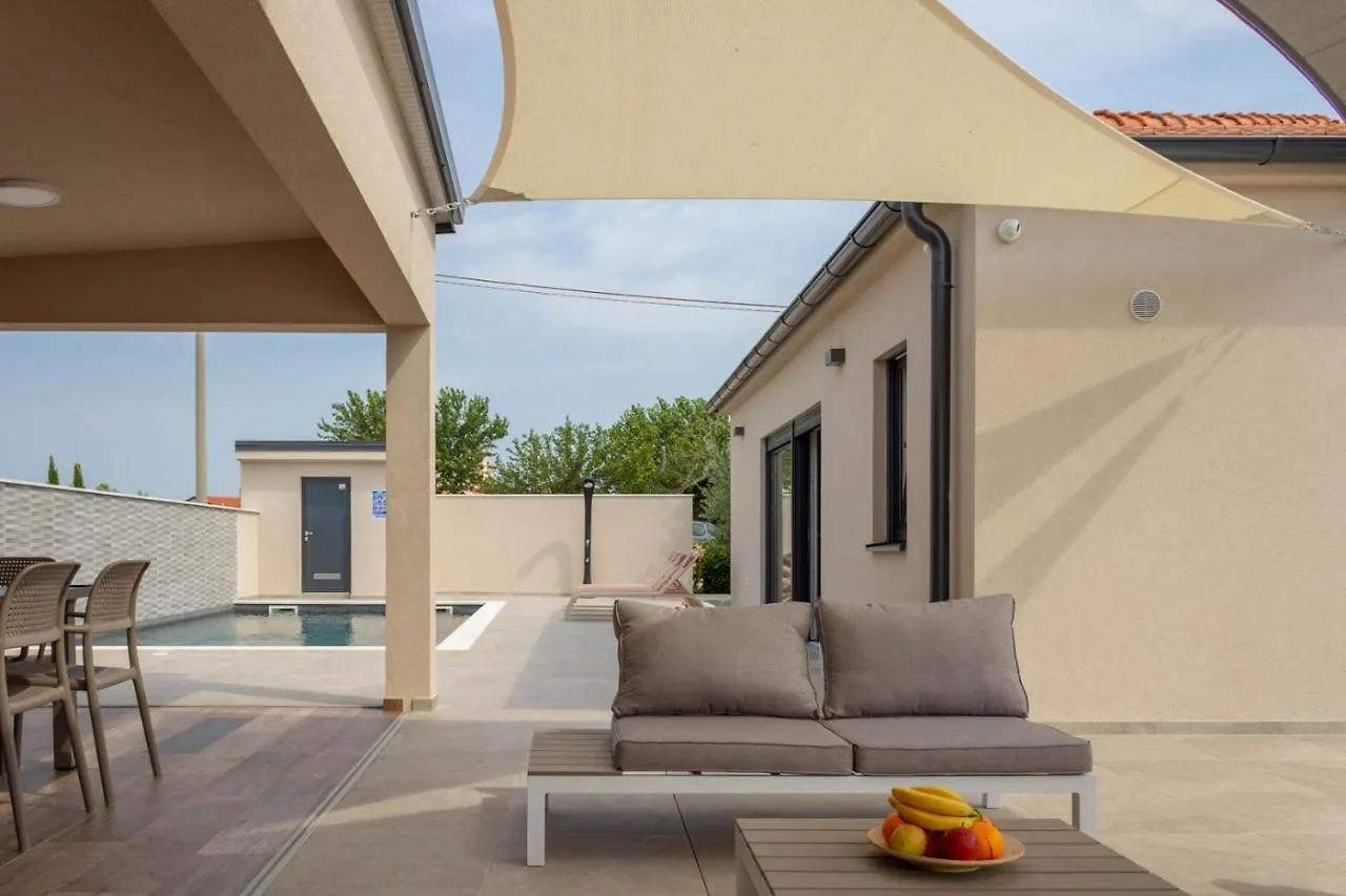 Amazing Villa Ani With Pool & Whirpool Near The Beach - Wiibuk Pula 0*,