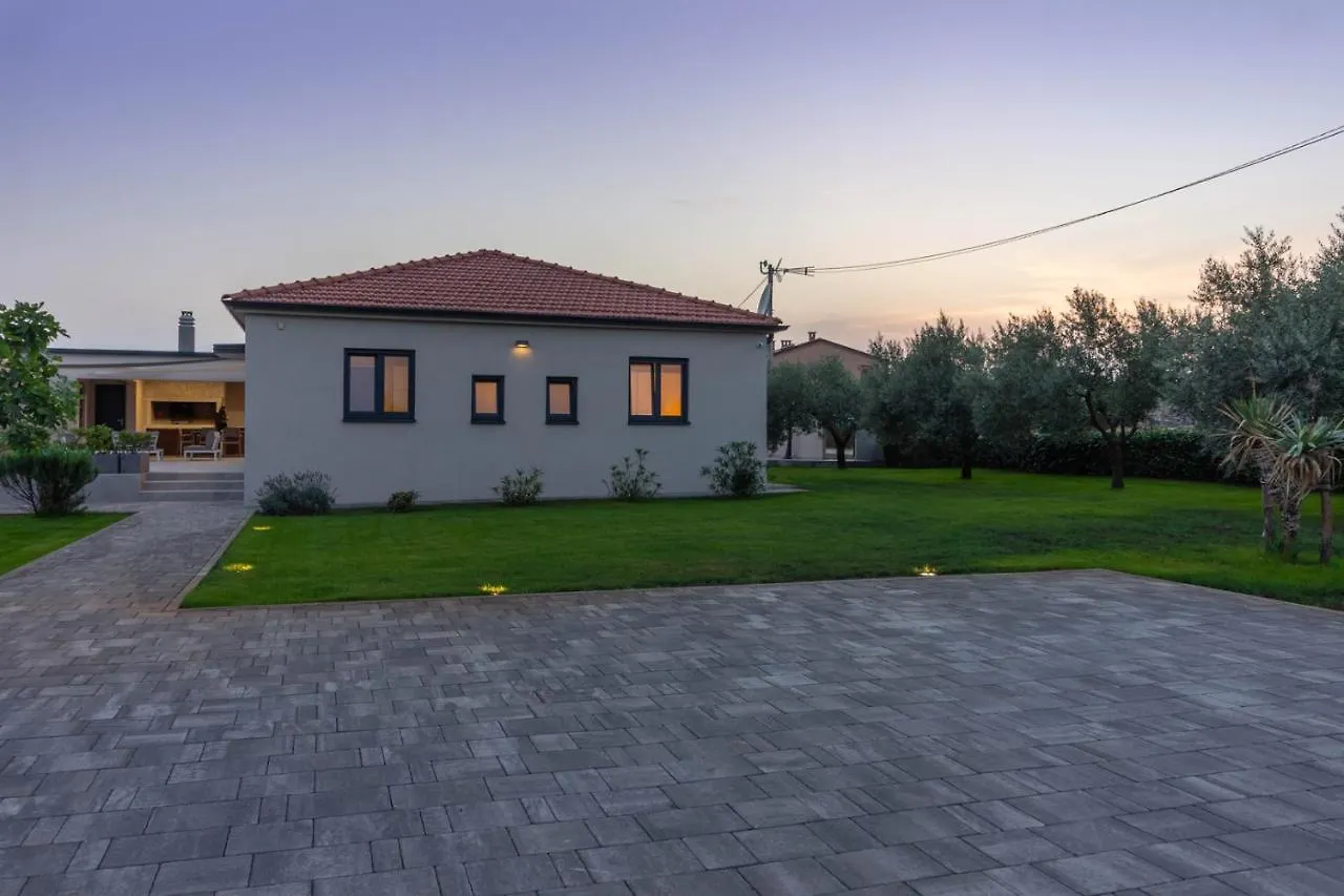 Amazing Villa Ani With Pool & Whirpool Near The Beach - Wiibuk Pula Croatia