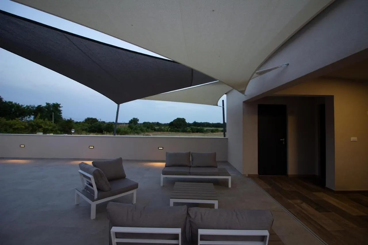 Amazing Villa Ani With Pool & Whirpool Near The Beach - Wiibuk Pula