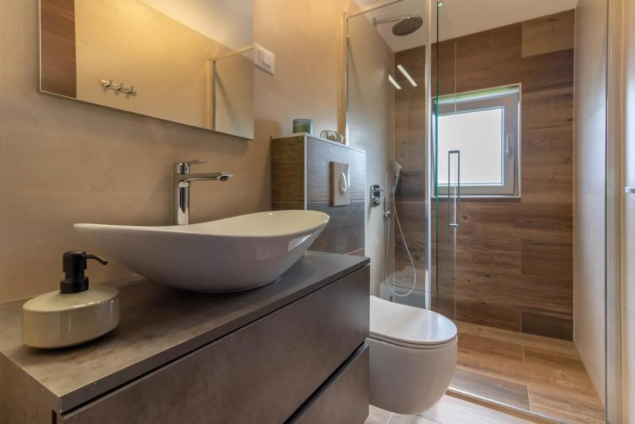 Amazing Villa Ani With Pool & Whirpool Near The Beach - Wiibuk Pula