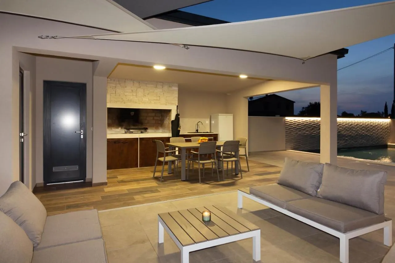 Amazing Villa Ani With Pool & Whirpool Near The Beach - Wiibuk Pula