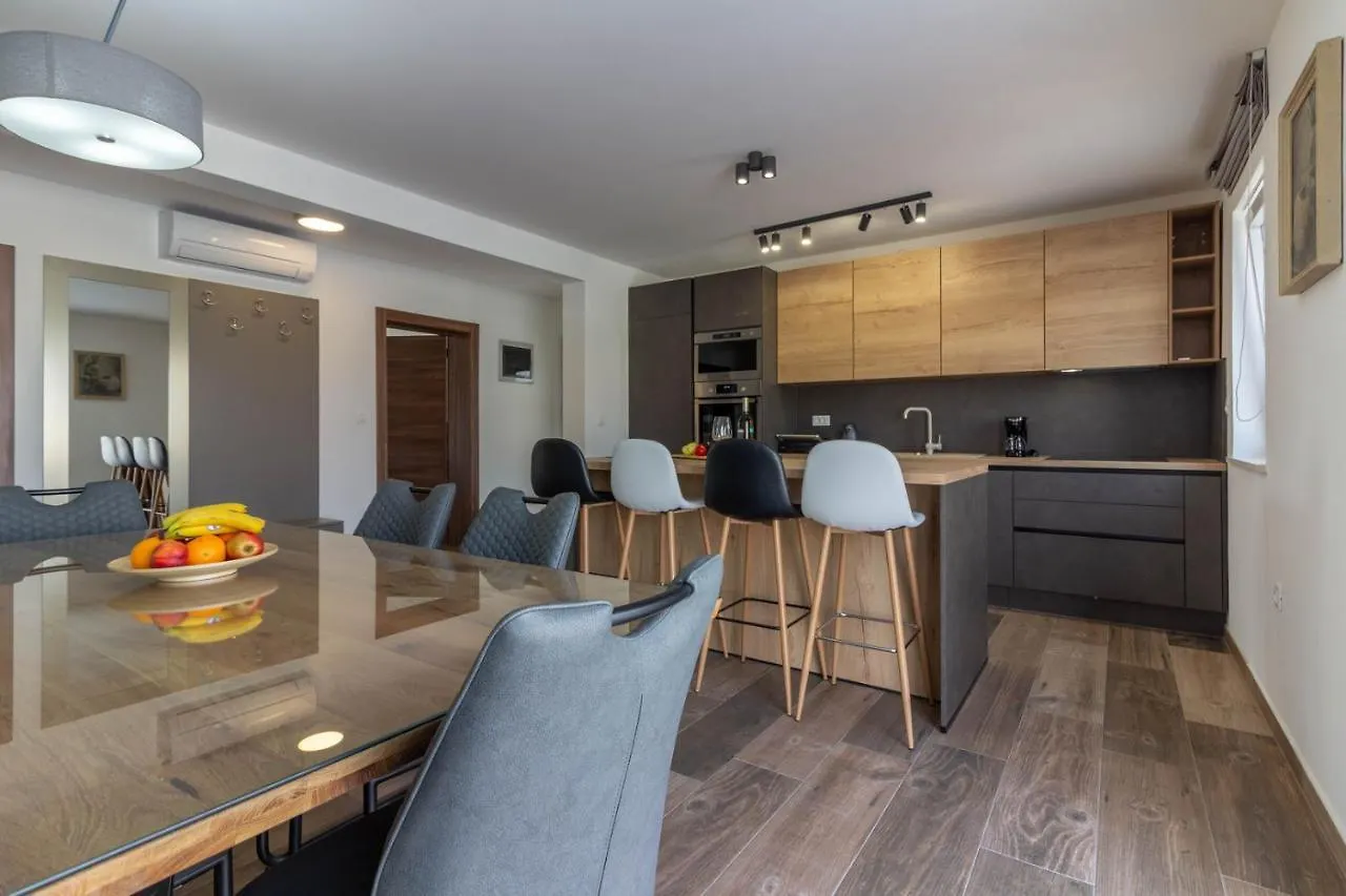 Amazing Villa Ani With Pool & Whirpool Near The Beach - Wiibuk Pula 0*,  Croatia