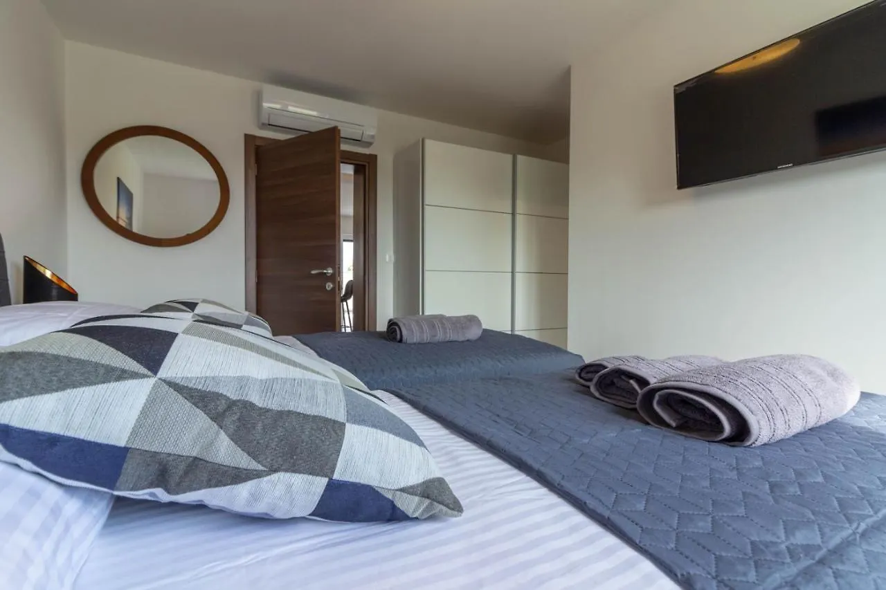 Amazing Villa Ani With Pool & Whirpool Near The Beach - Wiibuk Pula